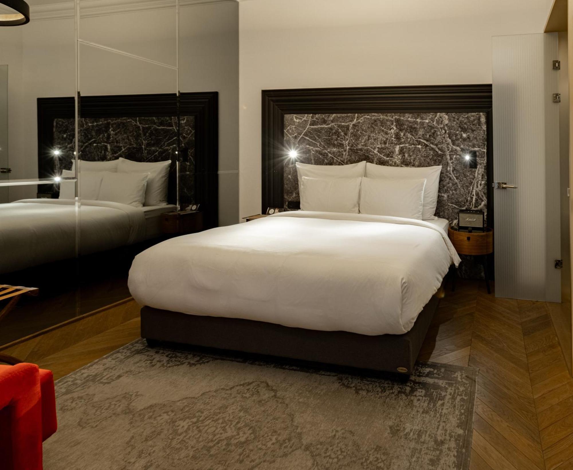 Collect - Adults Only Hotel Budapeste